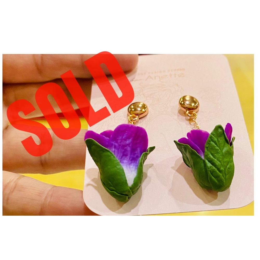 SOLD SOLD SOLD SOLD “VIOLET” 💕 Purple and Gold Heart Floral Earrings